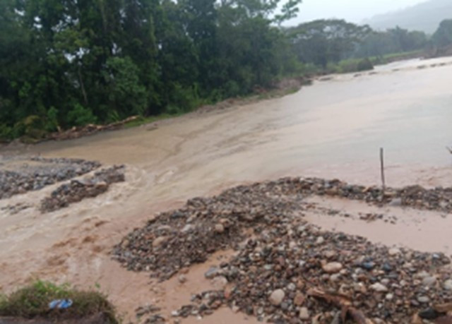 Diario Frontera, Frontera Digital,  El Vigía Panamericana, ,La maquinaria pesada se mantiene en alerta para reiniciar las labores de despeje y adecuación en cuanto el cese de la lluvia lo permita,Cierran nuevamente paso provisional en el sector Guaruríes por fuertes lluvias