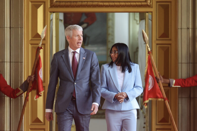 Diario Frontera, Frontera Digital,  Internacionales, ,EEUU mantiene por conveniencia a Delcy Rodríguez y posterga la transición en Venezuela, según Bloomberg