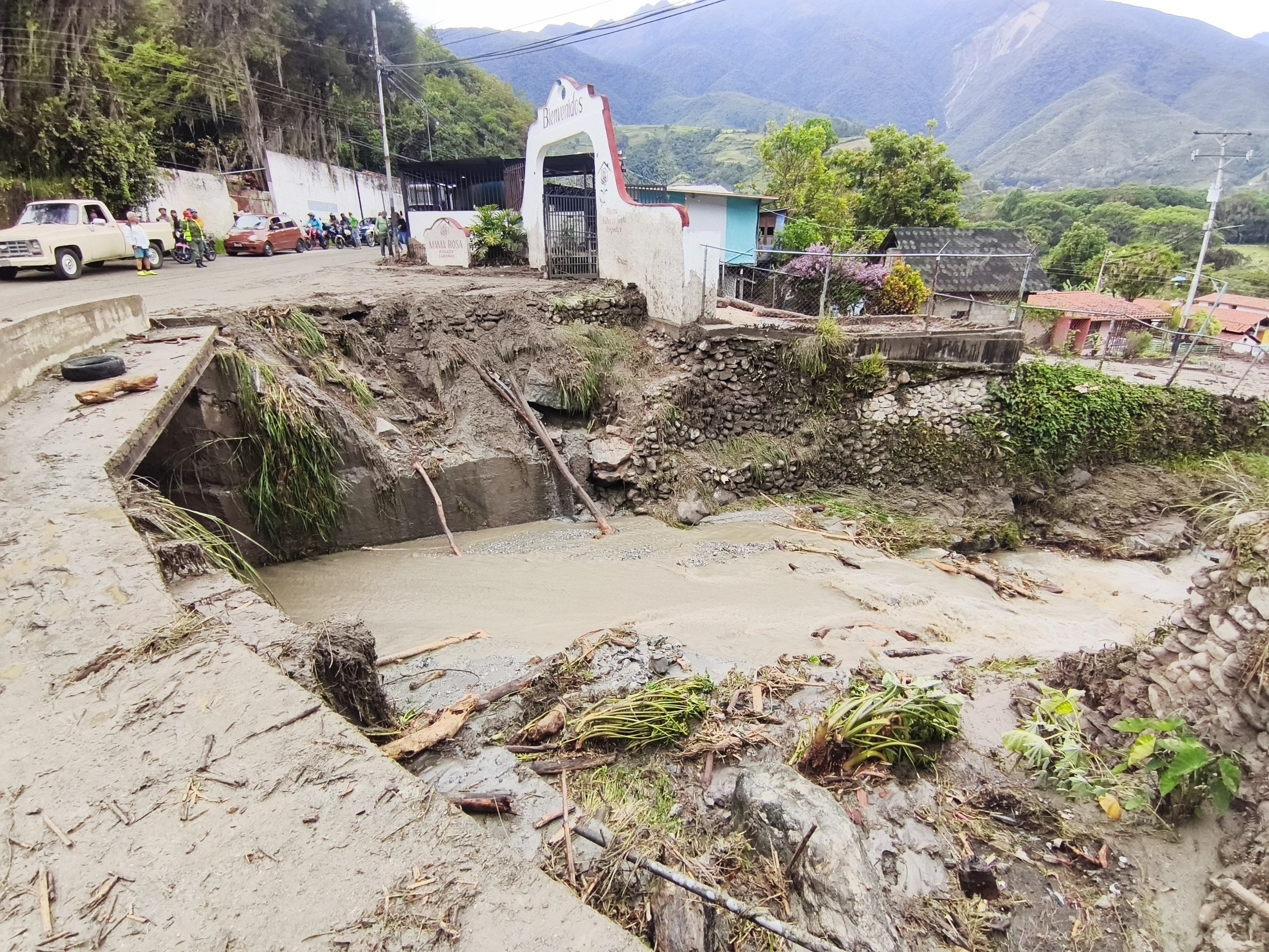 Diario Frontera, Frontera Digital,  Regionales, ,Atienden emergencia en Santos Marquina tras crecida de quebrada El Cucharito