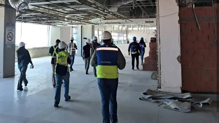 http://test.fronteradigital.com.ve/Expertos internacionales evalúan daños del aeropuerto de Maiquetía tras los terremotos