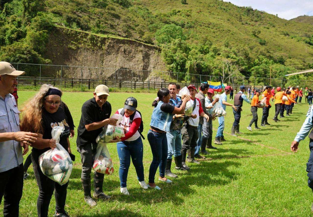 Diario Frontera, Frontera Digital,  Regionales, ,El gobernador de Mérida, Arnaldo Sánchez, aseguró que las operaciones aéreas comenzarán tan pronto como las condiciones meteorológicas mejoren. Foto referencia,Activarán puente aéreo para llevar ayuda 
a aldeas incomunicadas en Mérida