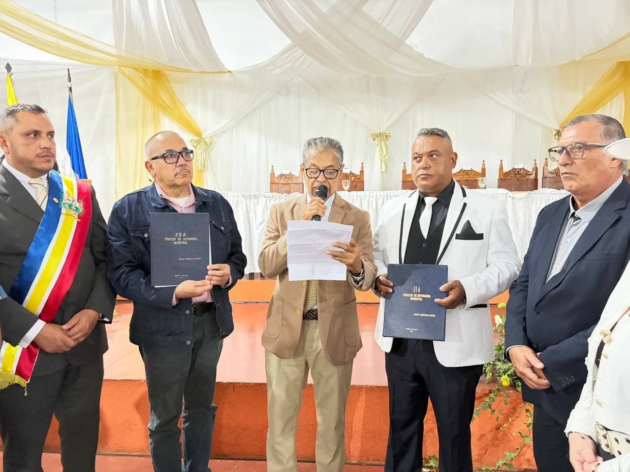 Diario Frontera, Frontera Digital,  Regionales, ,Jóvito Valbuena Gómez, presidente del Centro de Estudios de la Zedeñidad, manifestó que el libro describe las acciones cumplidas desde 1983 hasta 1992 para alcanzar la autonomía,Mérida | Bautizaron libro sobre la memoria histórica de la autonomía municipal en Zea