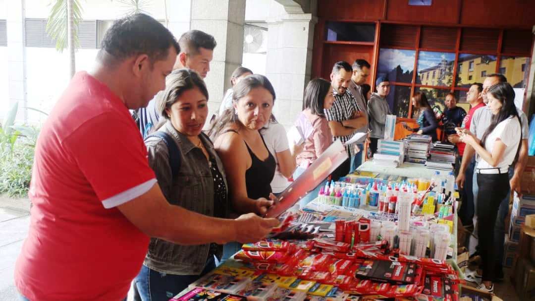 Diario Frontera, Frontera Digital,  FERIA ESCOLAR, MÉRIDA, GOBIERNO DE MÉRIDA, Regionales, ,Jehyson Guzmán inauguró feria escolar en el Palacio de Gobierno