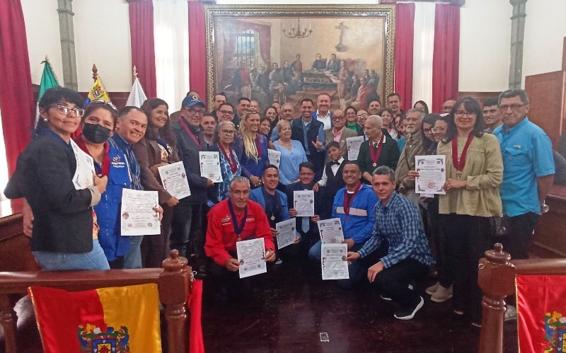 Diario Frontera, Frontera Digital,  CONCEO MUNICIPAL DEL LIBERTADOR, MÉRIDA, DÍA DEL PERIODISTA, Regionales, ,Alcalde Jesús Araque entregó orden “Adelmo Quintero” a periodistas merideños