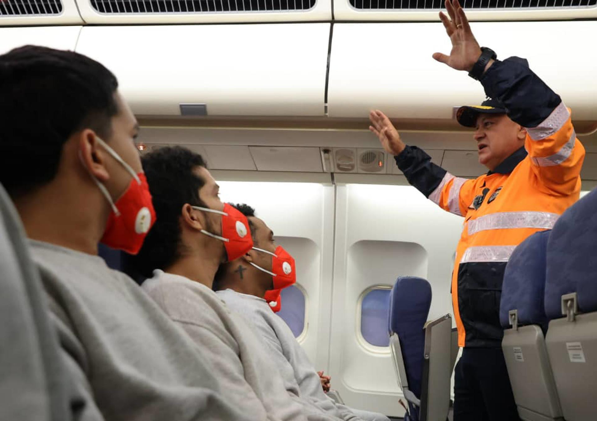 Diario Frontera, Frontera Digital,  Nacionales, ,Cabello: Uno de los deportados desde EE UU tiene alerta roja de Interpol Ecuador