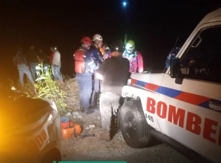 Diario Frontera, Frontera Digital,  Sucesos, ,Un fallecido y un herido grave tras volcar camioneta por un barranco en La Variante