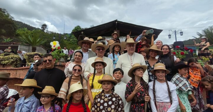 Diario Frontera, Frontera Digital,  Regionales, ,‎Este recorrido forma parte de la segunda visita de monseñor Alberto Ortega Martín a la Arquidiócesis de Mérida, durante la cual ha venido acercándose a las distintas comunidades, parroquias y realidades pastorales de la Iglesia merideña, en un camino de encuentro y comunión con el pueblo de Dios,Nuncio apostólico recorrió los pueblos del sur de Mérida