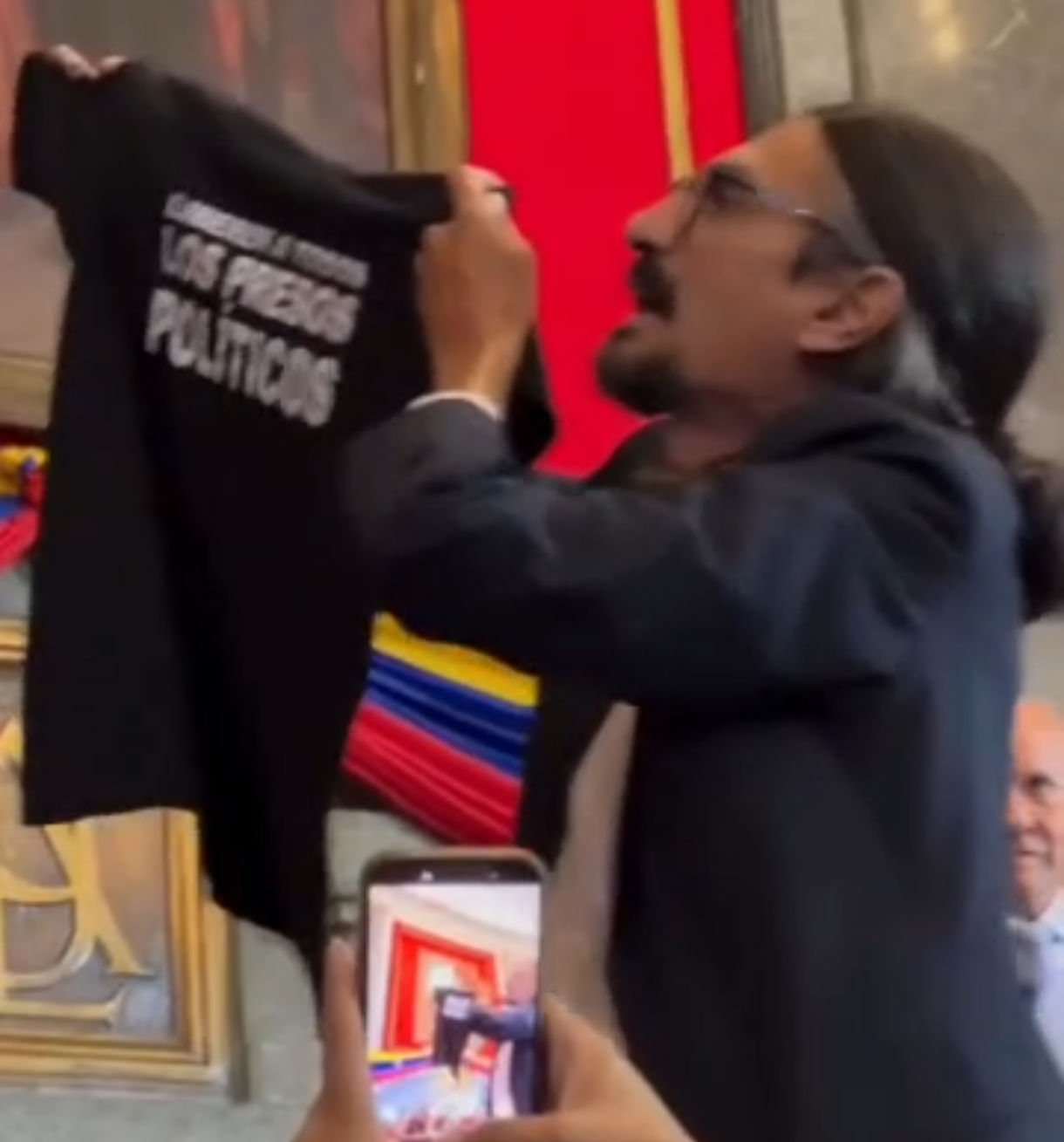 Diario Frontera, Frontera Digital,  Regionales, ,Acompañado por los vítores de “¡Libertad!” de parte de los asistentes, Cuevas hizo un llamado a defender los valores universitarios y alzar la voz por quienes continúan encarcelados.,Profesor de la ULA exige ante Ministra de Educación Universitaria
liberación de presos políticos