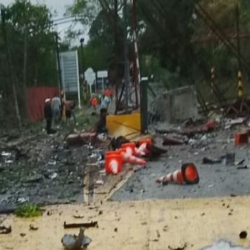 Frontera Digital,  Internacionales,  Atentado con carro bomba dejó tres heridos y destruyó peaje en Colombia