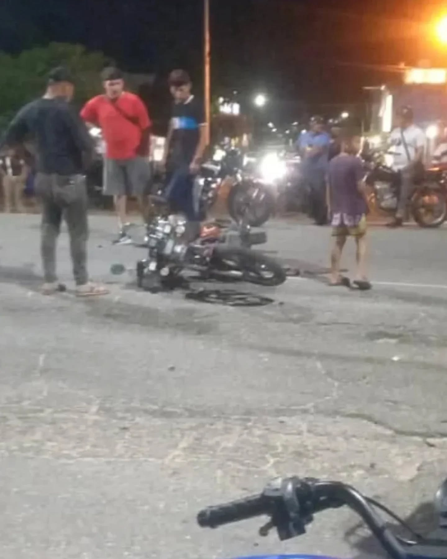 Diario Frontera, Frontera Digital,  Sucesos, ,Al sitio se apersonó una  comisión de efectivos de la Policía Nacional Bolivariana, (PNB) adscrito a la Dirección Nacional de Tránsito  de la estación municipal Alberto Adriani,Tránsito Terrestre indaga causa de la colisión
entre dos motos en El Vigía