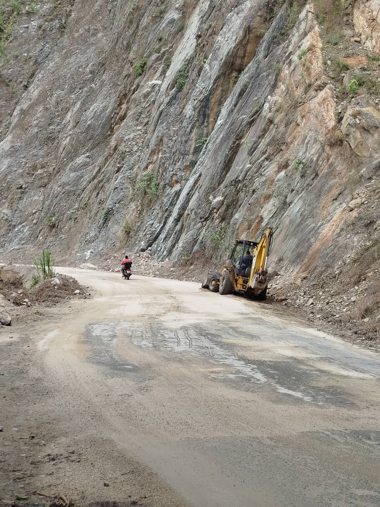Diario Frontera, Frontera Digital,  Regionales, ,El personal de Protección Civil ha priorizado el monitoreo en los sectores La Roca y La Humeda, zonas de alta vulnerabilidad geológic,Alcaldía de Zea y Protección Civil desplegados en la Local 003 ante incremento de flujo vehicular