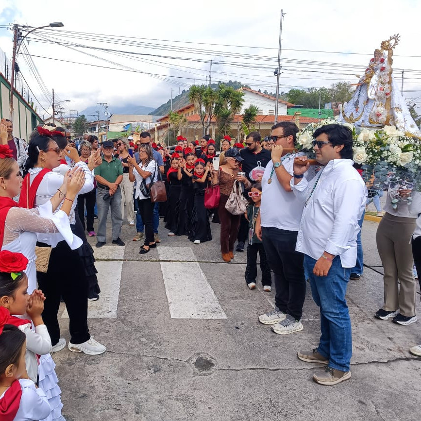 Diario Frontera, Frontera Digital,  Regionales, ,Familia taurina elevó fe en procesión desde la Monumental hasta la Catedral