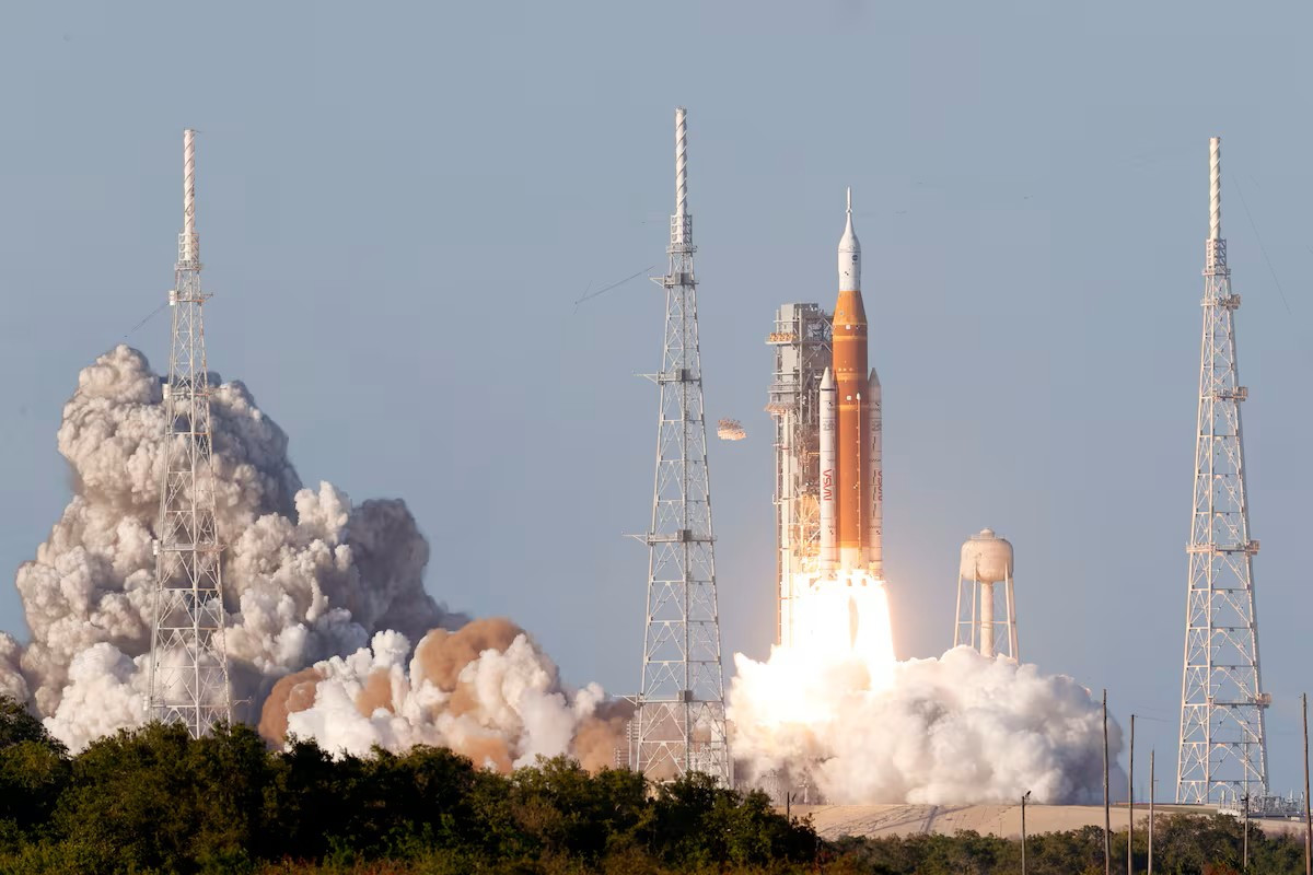 Diario Frontera, Frontera Digital,  Internacionales, Tecnología, ,Los astronautas Christina Koch, Reid Wiseman, Victor Glover y Jeremy Hansen vuelan ya en la cápsula Orion, donde pasarán los próximos 10 días, en un viaje que los llevará a rodear el satélite,Artemis 2 despega con éxito y lanza a la humanidad 
en una nueva carrera hacia la Luna