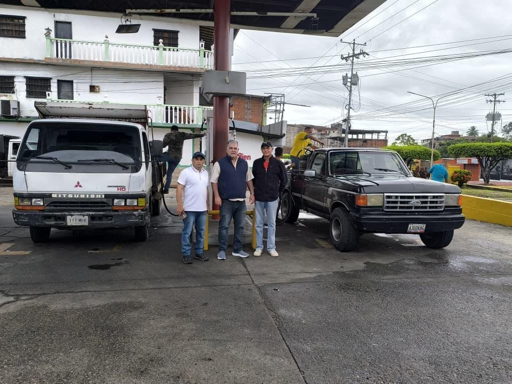 Diario Frontera, Frontera Digital,  El Vigía Panamericana, ,La jornada fue gestionada mediante una alianza institucional entre la Federación Nacional de Ganaderos de Venezuela (Fedenaga), la Federación de Ganaderos del Sur del Lago (Fegasur), el Ministerio de Hidrocarburos, PDVSA y el Ministerio de Agricultura y Tierras. Foto: Fegasur,Productores de El Vigía recibieron 24 mil litros de gasoil en jornada especial