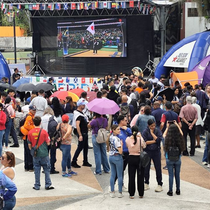 Frontera Digital, Diario Frontera, ‎Merideños disfrutaron del inicio del Mundial de Fútbol en pantalla gigante
