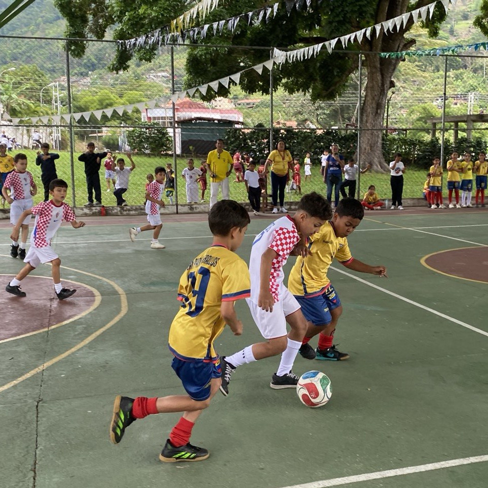 Frontera Digital,  Mocoties,  Escuela “Félix Román Duque”  en Zea celebró con entusiasmo su Mundialito deportivo
