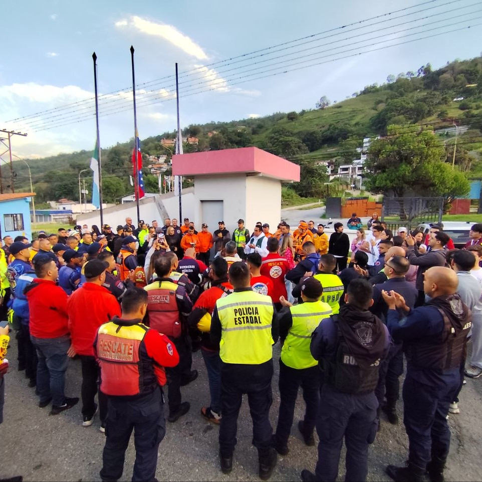 Frontera Digital,  Regionales,  Mérida envía un contingente de 112 funcionarios a La Guaira