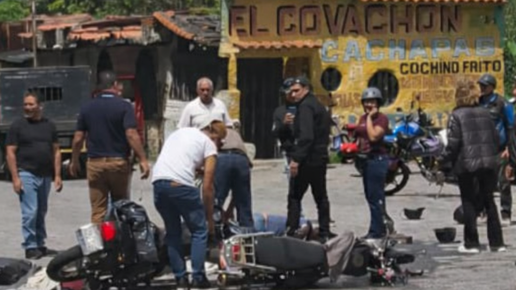 https://test.fronteradigital.com.ve/Cuatro personas heridas tras colisión entre dos motos en la Trasandina