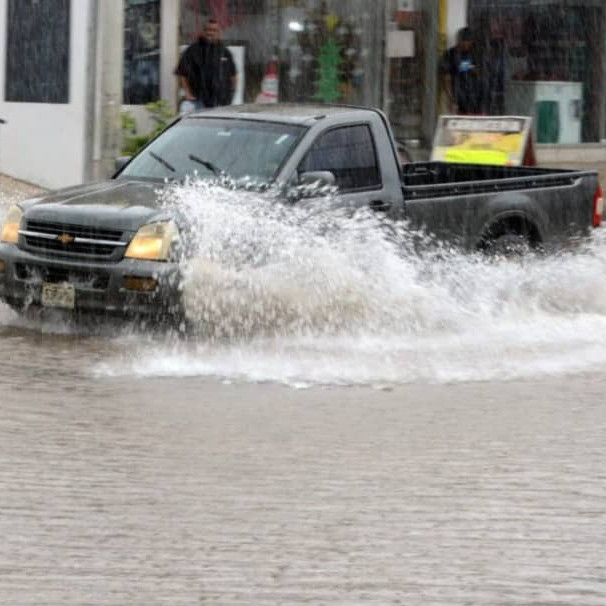 Frontera Digital, Diario Frontera, Onda tropical N° 30 provocó tormenta eléctrica y vientos huracanados en Maracaibo