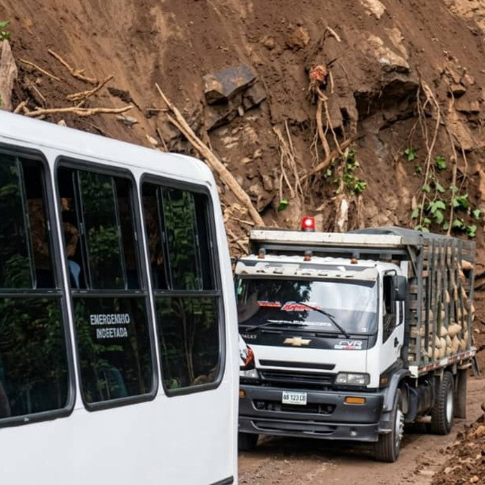Frontera Digital, Diario Frontera, Restablecen paso de vehículos por la carretera entre Barinas y Mérida