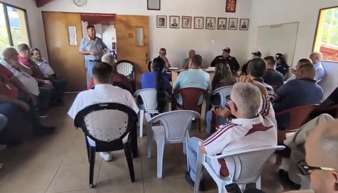 Diario Frontera, Frontera Digital,  Regionales, ,Taxistas de Mérida exigen regulación de aplicaciones de transporte y declaran "hora cero" con plazo de 10 días
