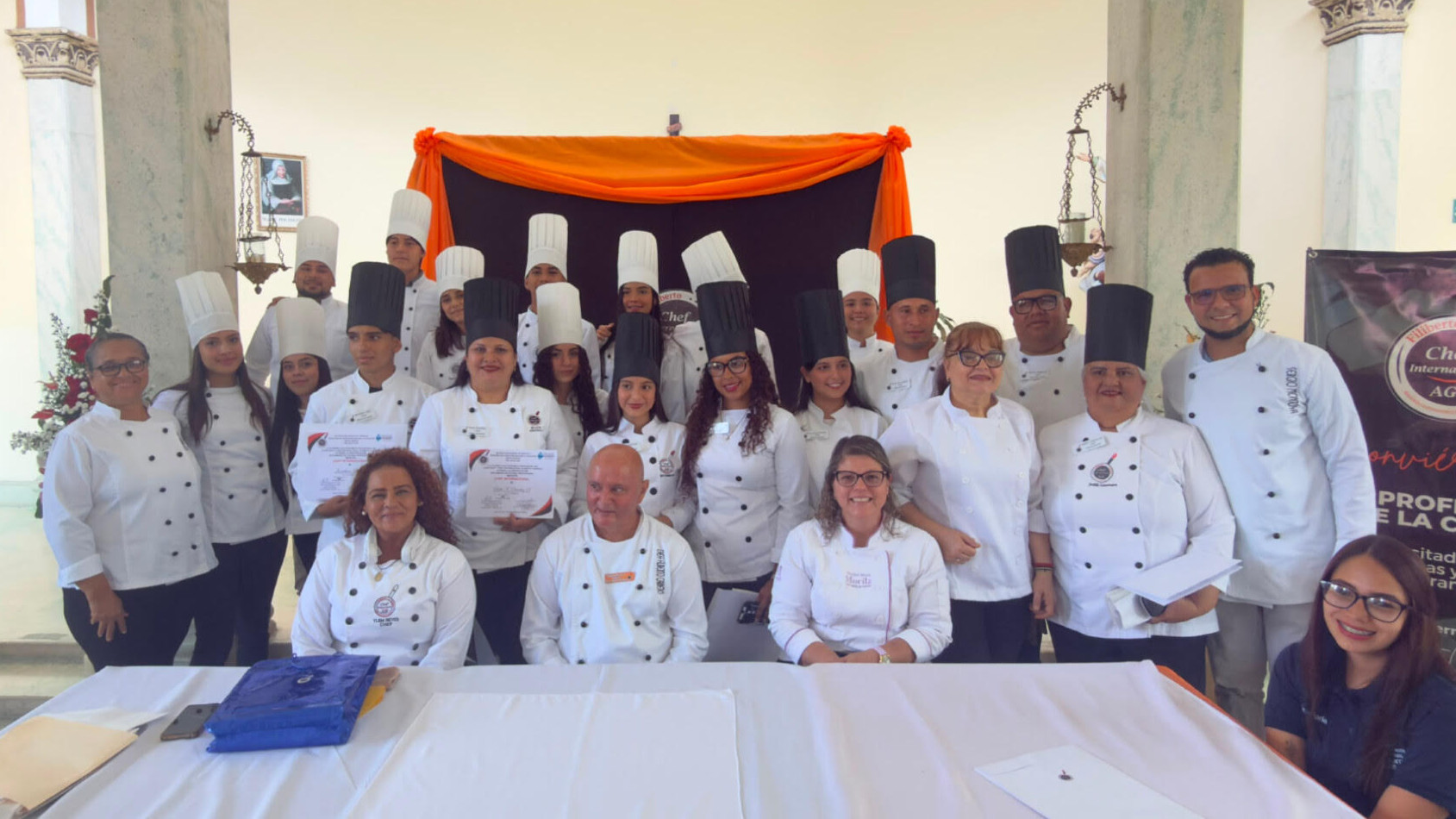 https://test.fronteradigital.com.ve/Graduados nuevos Chefs en el Diplomado Cocina Profesional e Internacional