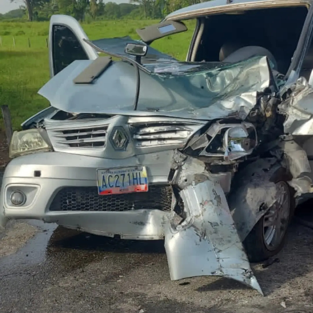 Frontera Digital, Diario Frontera, Murió Concejal al estrellar su carro contra una buseta en Colón del Zulia