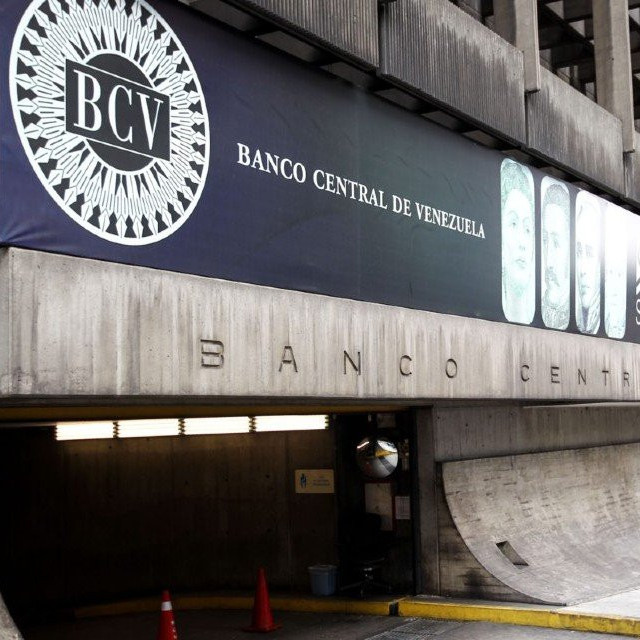 Frontera Digital,  Nacionales,  El bolívar cae un 5,8 % frente al dólar en el mercado oficial durante agosto