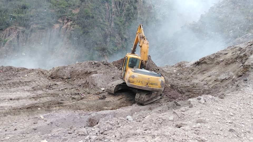 Diario Frontera, Frontera Digital,  Regionales, ,El secretario para el Desarrollo del Ecosocialismo, Yeivert Castillo, detalló que, gracias a los reportes realizados por comunidades aledañas, se actuó de forma inmediata con el equipo de servicios públicos del Ejecutivo regional y la empresa Grame C.A.,Gobernación de Mérida mitigó incendio en vertedero Lomas del Calvario