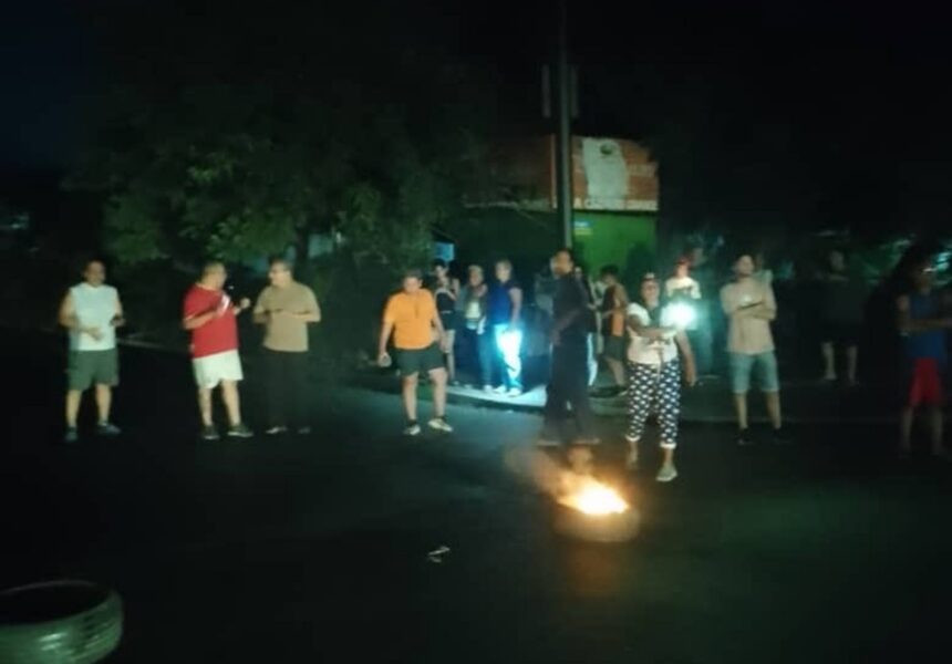 Diario Frontera, Frontera Digital,  Nacionales, ,Se registraron protestas nocturnas en varios estados del país en rechazo a los apagones constantes