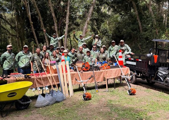 Diario Frontera, Frontera Digital,  Regionales, ,Óscar Duarte, presidente del instituto municipal, destacó que este equipamiento es fundamental para fortalecer el trabajo de campo que se realiza a diario,Fortalecen el mantenimiento del parque metropolitano Albarregas con nueva dotación de equipos