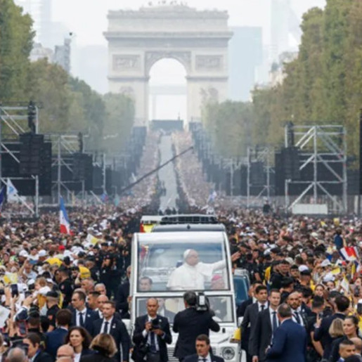 Frontera Digital,  Internacionales,  Unas 700.000 personas colman París 
para la misa más multitudinaria de León XIV en Francia